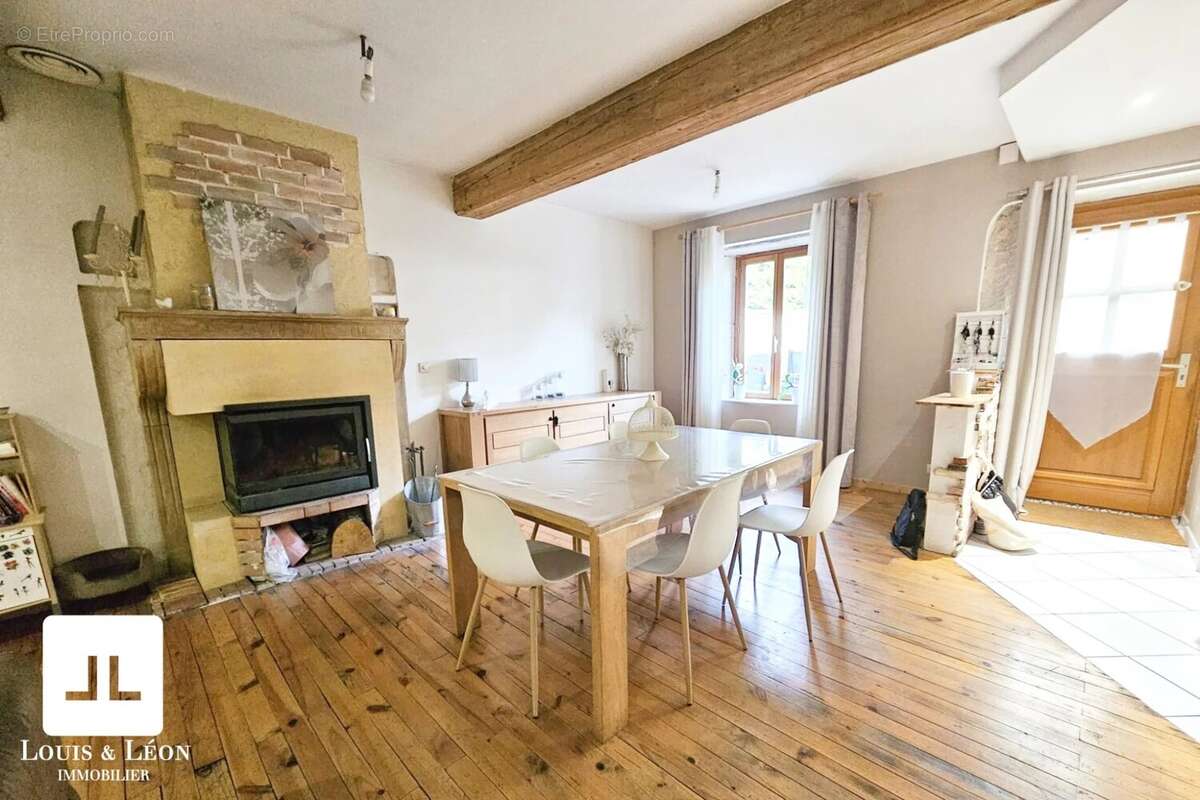 Maison à JASSANS-RIOTTIER