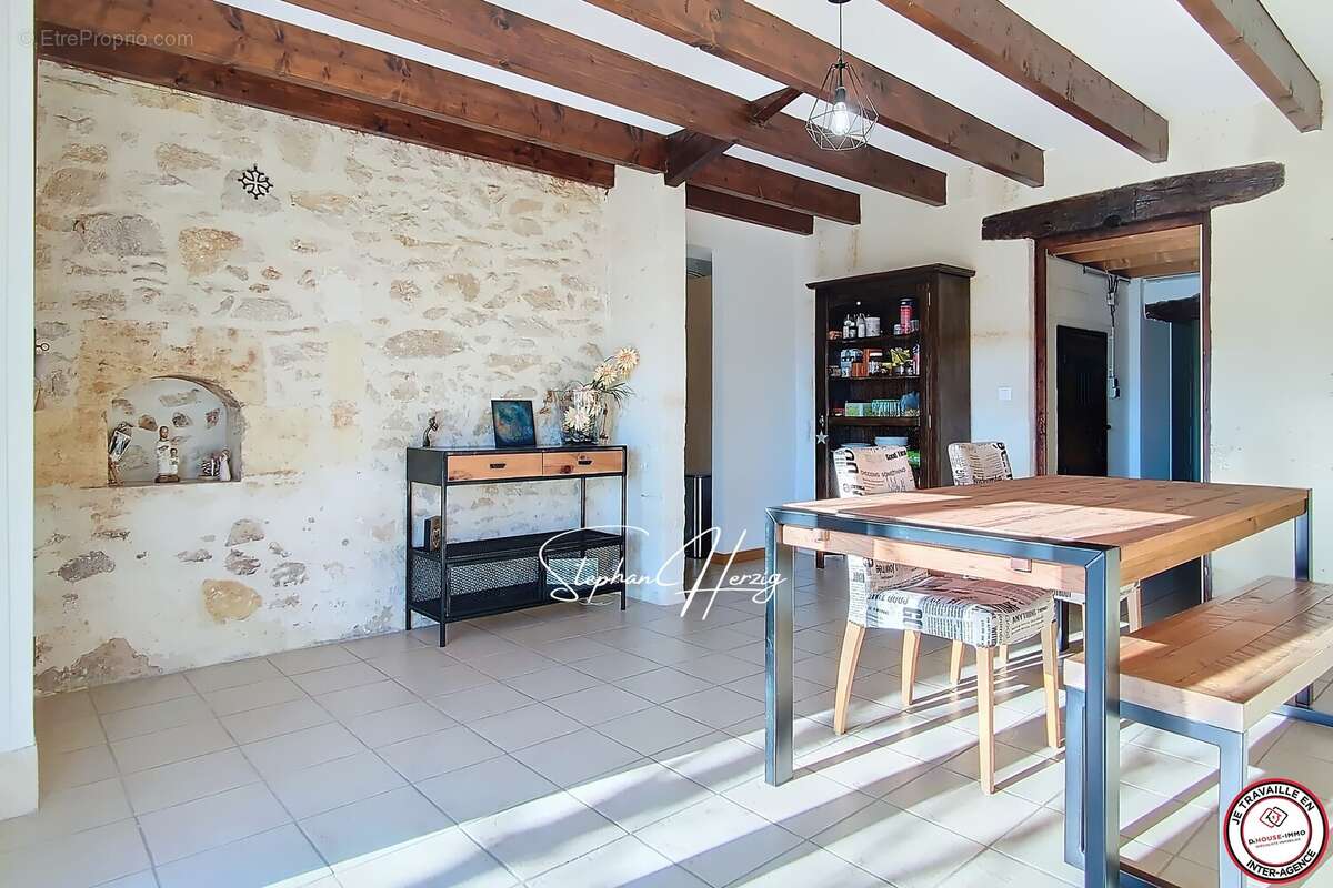 Maison à GENISSAC