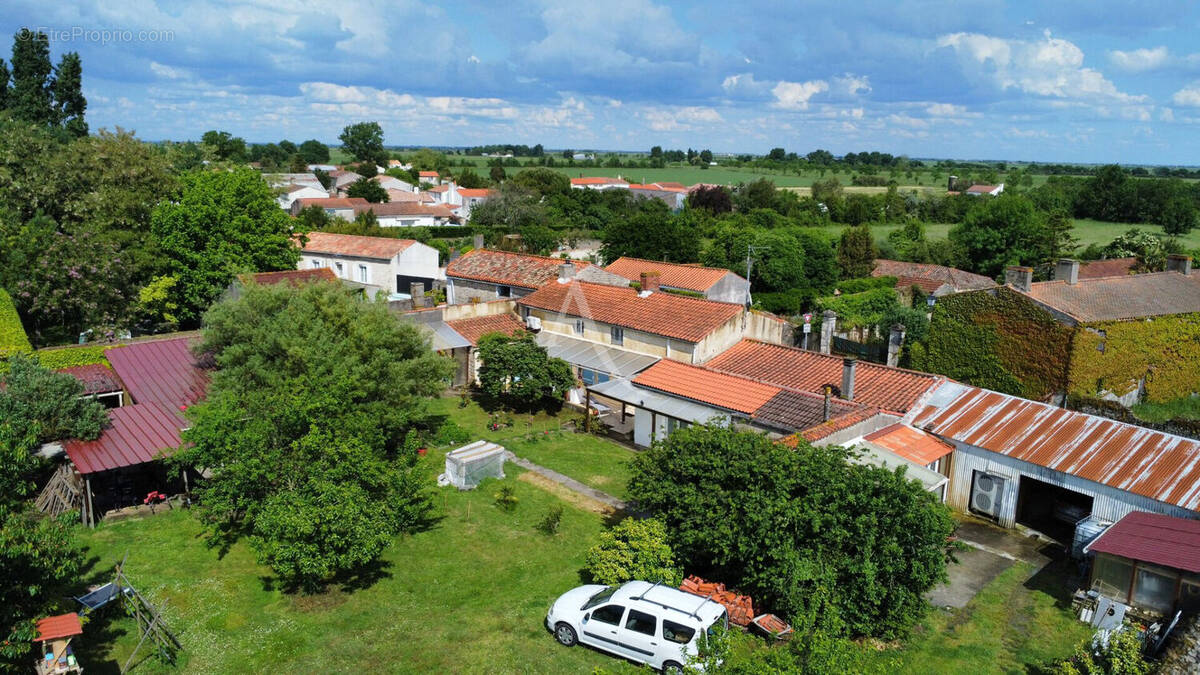 Maison à SAINT-MICHEL-EN-L&#039;HERM