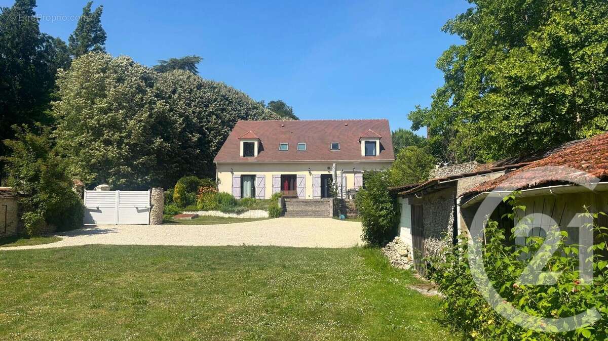 Maison à BERCHERES-SUR-VESGRE