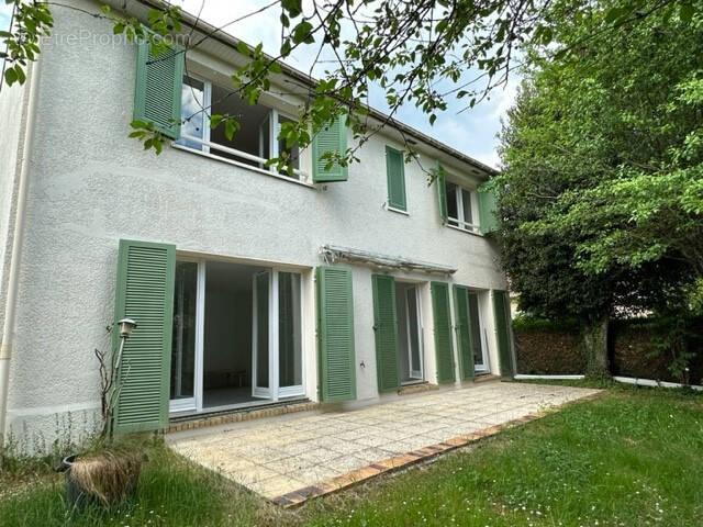 Maison à BURES-SUR-YVETTE
