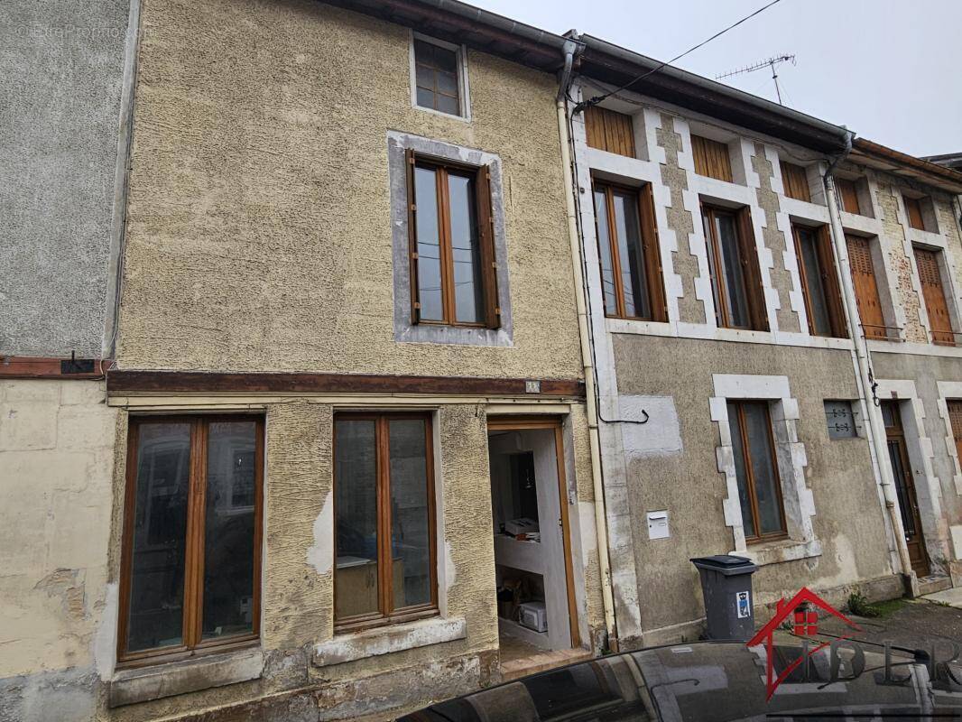 Maison à WASSY