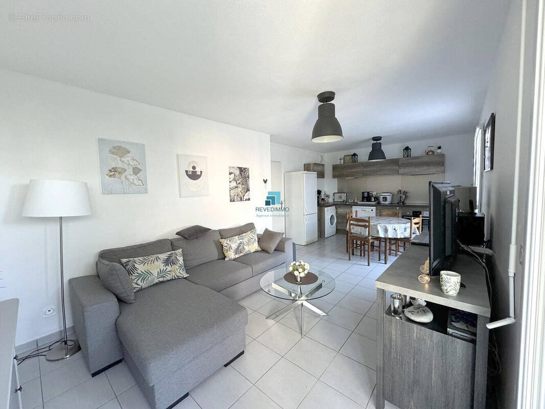 Appartement à ROQUEBRUNE-SUR-ARGENS