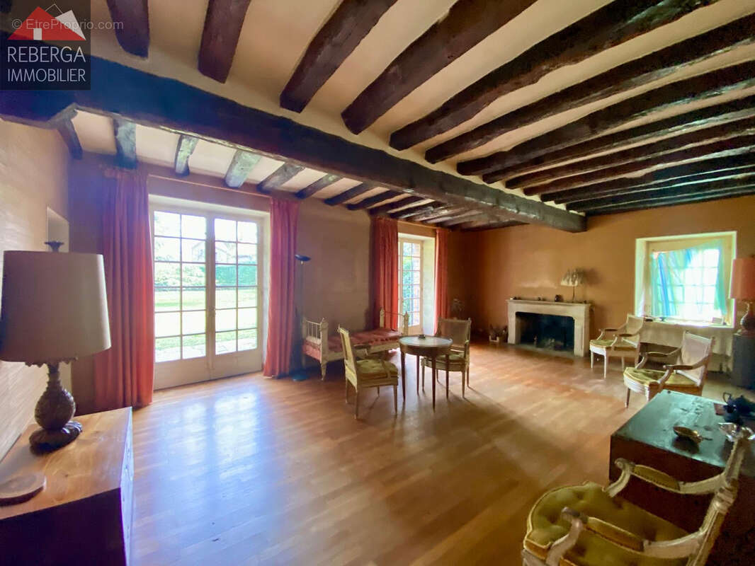 Maison à AUSSILLON