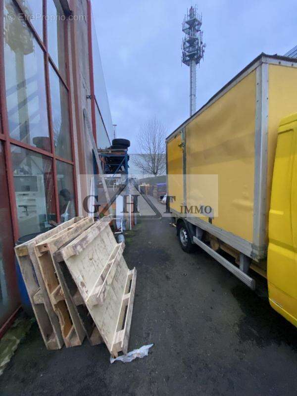 Commerce à CROSNE