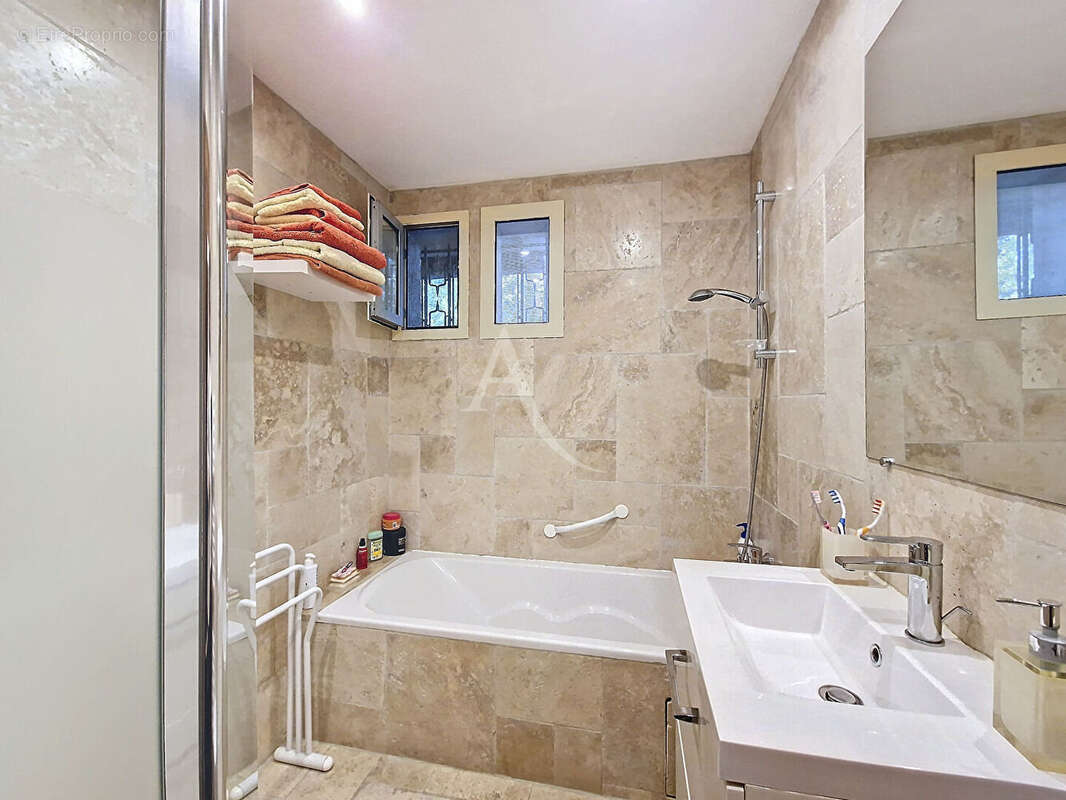 Maison à MOUGINS