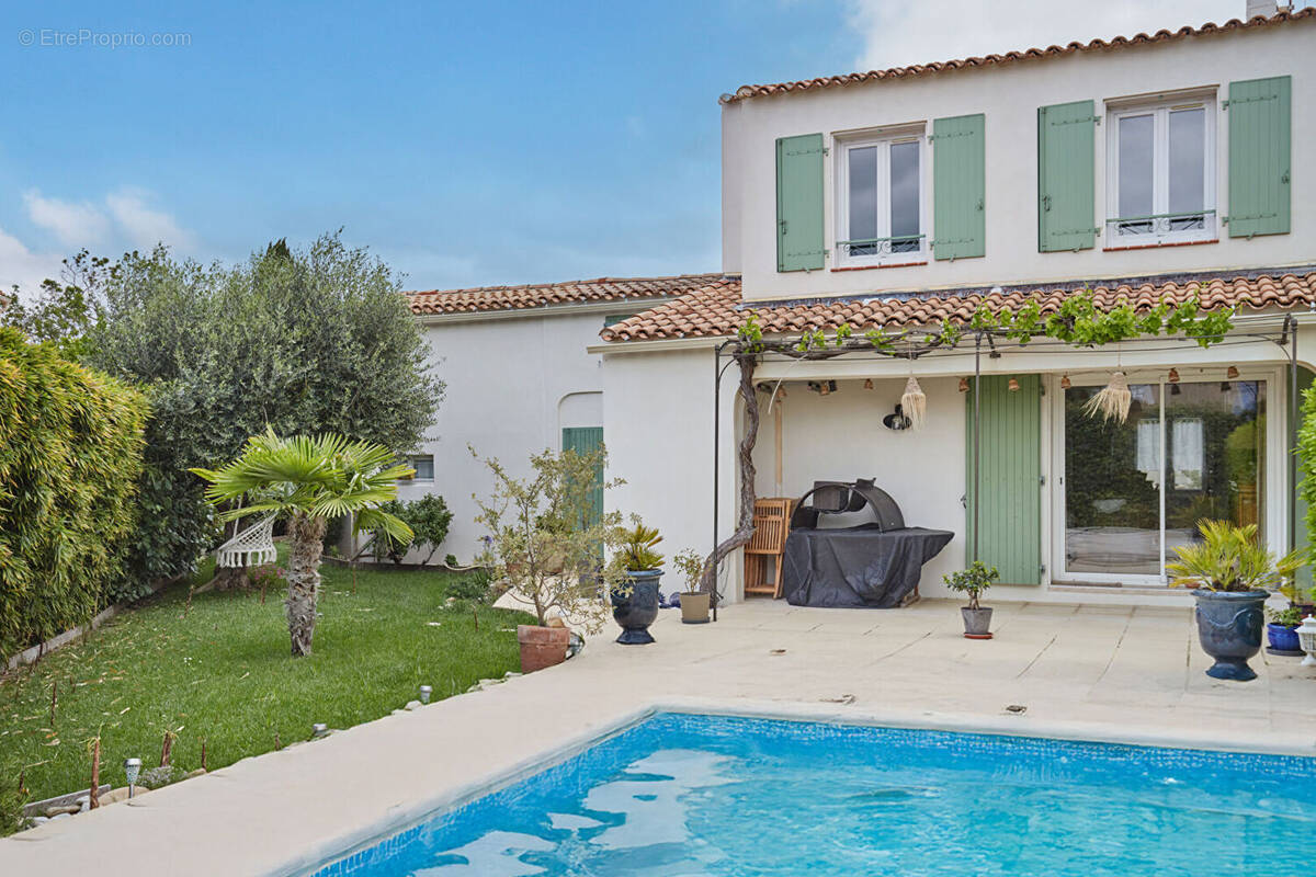 Maison à PELISSANNE