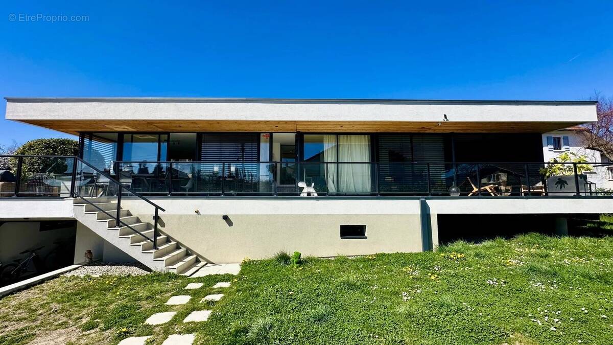 Maison à VILLE-LA-GRAND