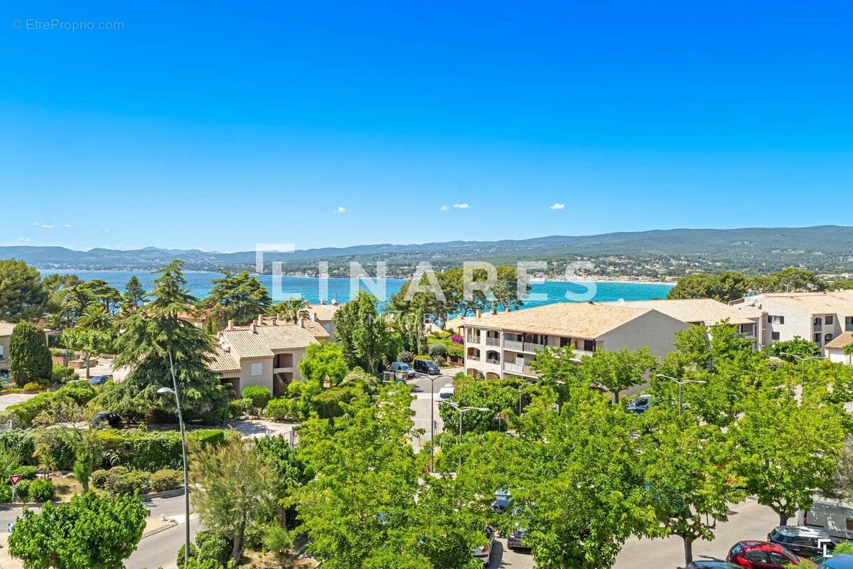 Appartement à SAINT-CYR-SUR-MER