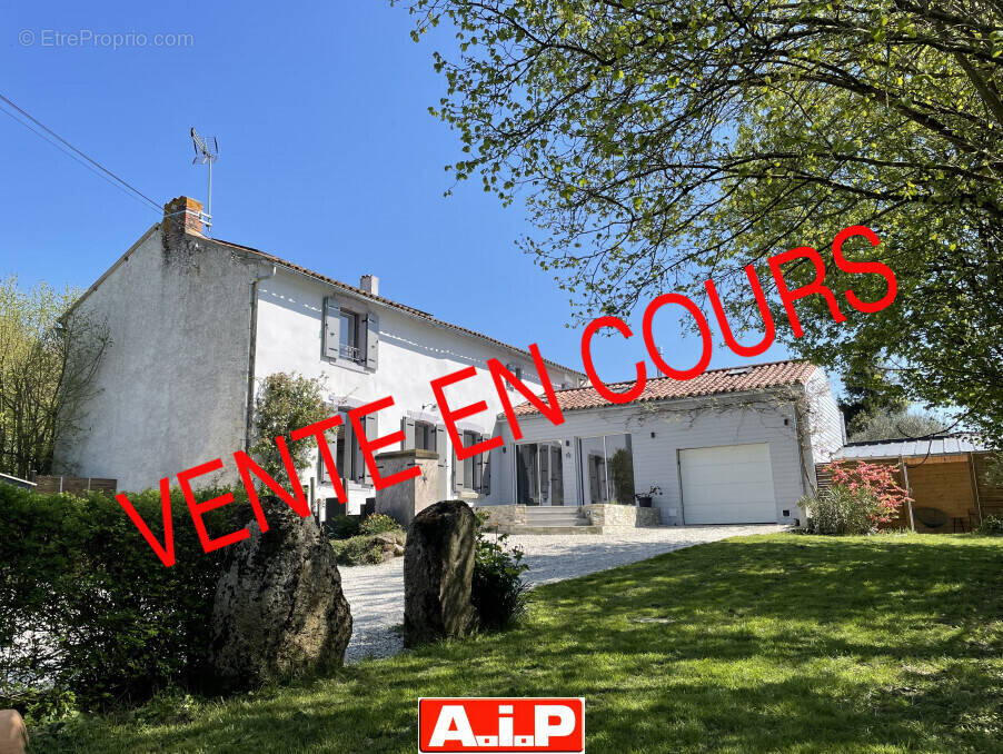 Maison à POUZAUGES