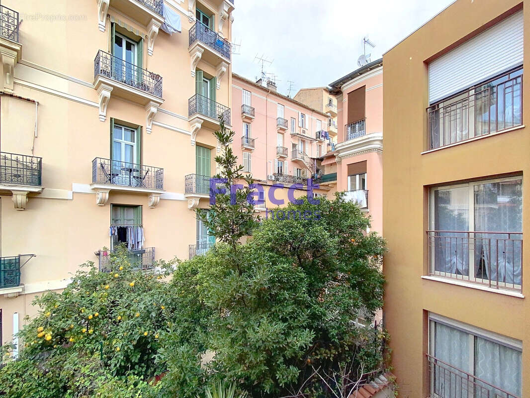 Appartement à BEAUSOLEIL