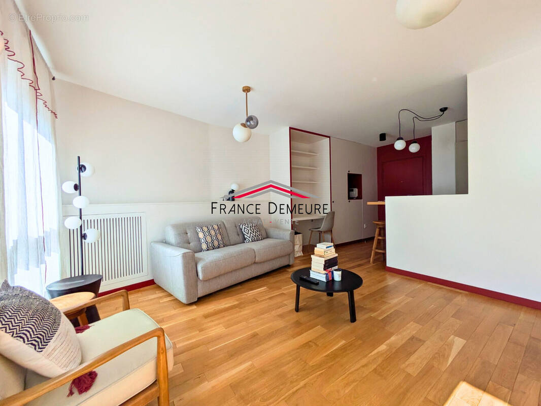 Appartement à PARIS-14E