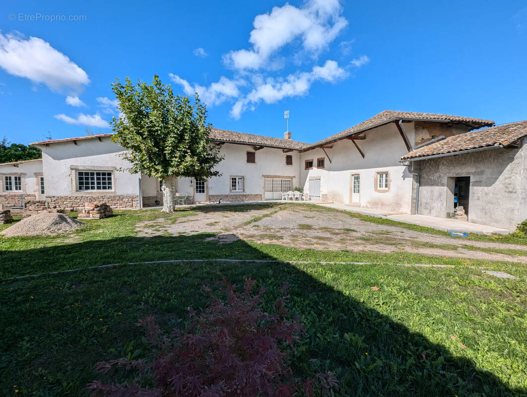 Maison à GRIEGES