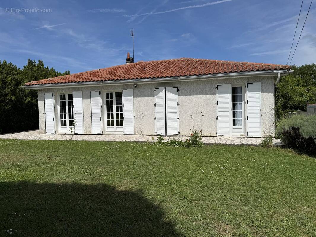 Maison à MONTUSSAN