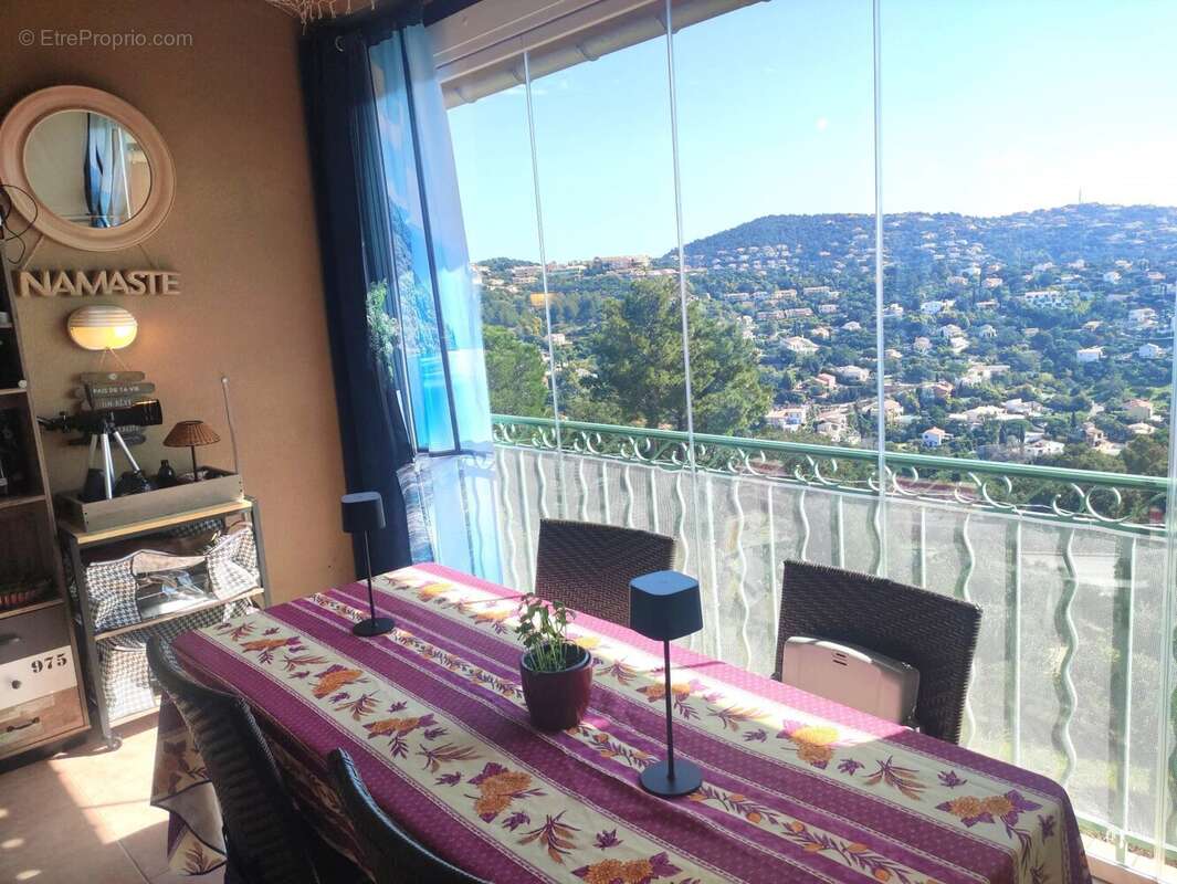 Appartement à ROQUEBRUNE-SUR-ARGENS