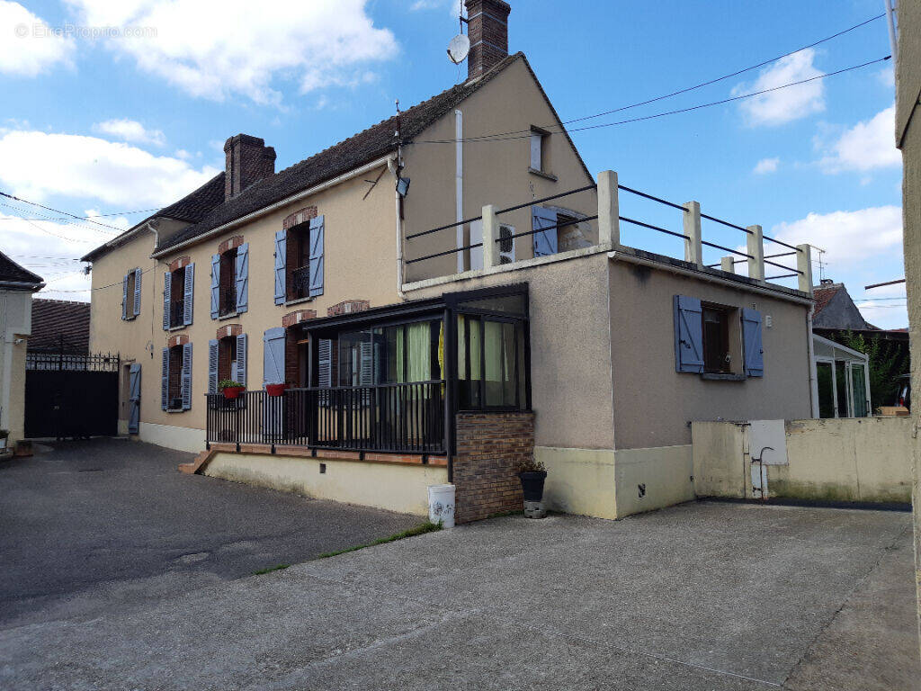 Maison à LONGUEVILLE