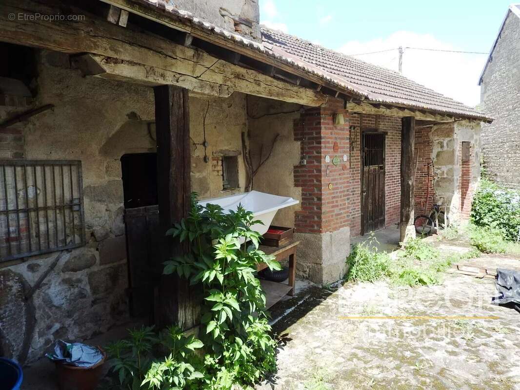 Maison à AUBUSSON