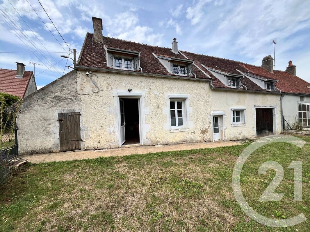 Maison à VARZY