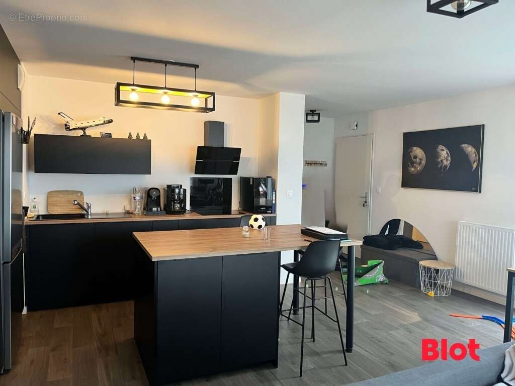 Appartement à MONTGERMONT