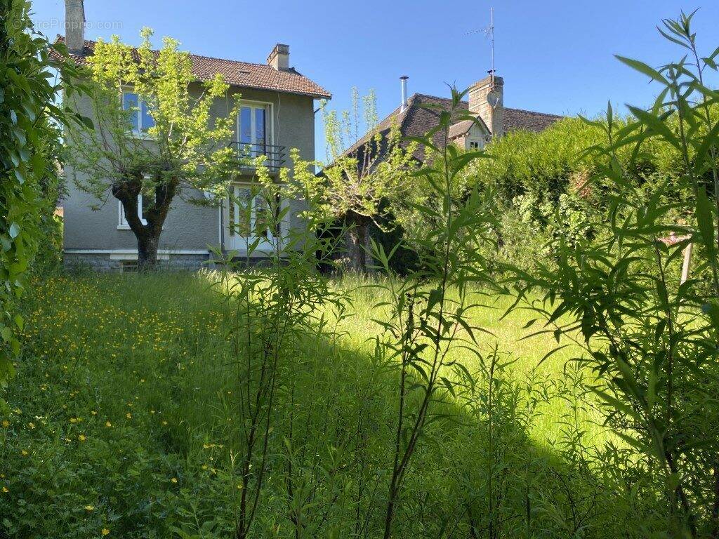 FACADE ARRIERE - Maison à CHATEAUNEUF-LA-FORET