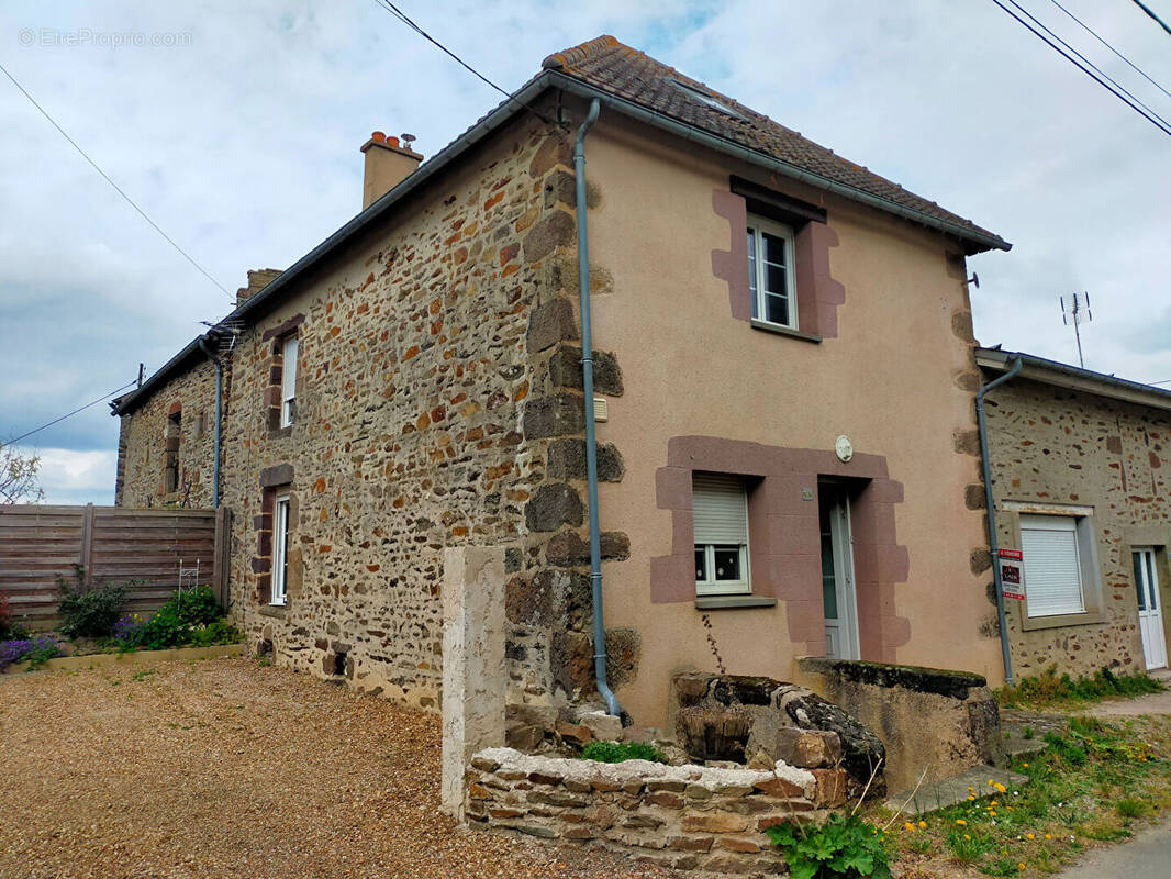 Maison à SOUGE-LE-GANELON