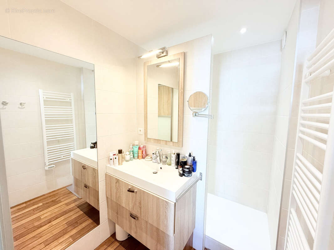 Appartement à SAINT-LAURENT-DE-MURE