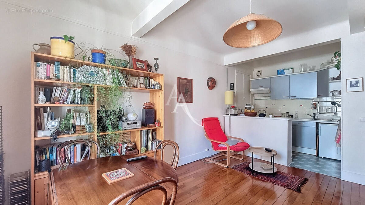 Appartement à PARIS-20E