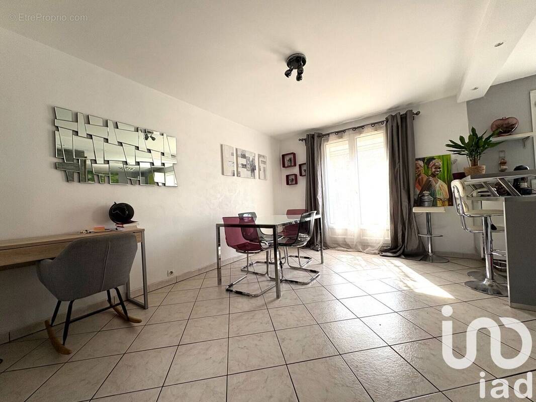 Photo 1 - Maison à VILLABE
