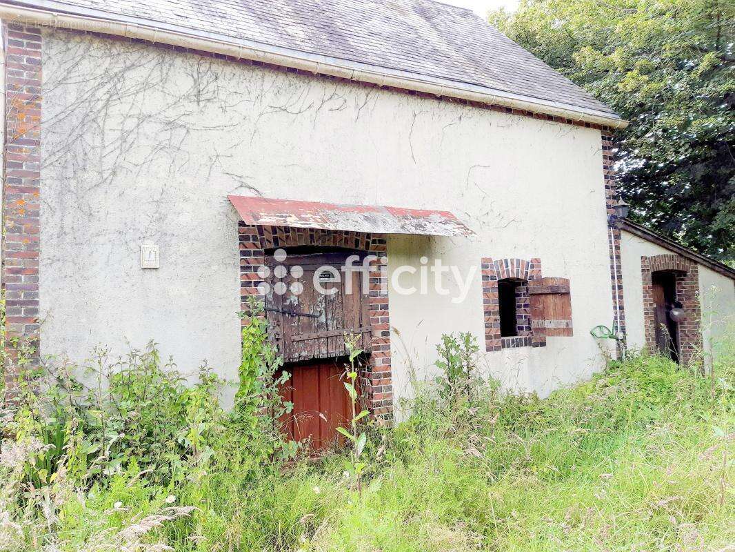 Maison à COMBRES