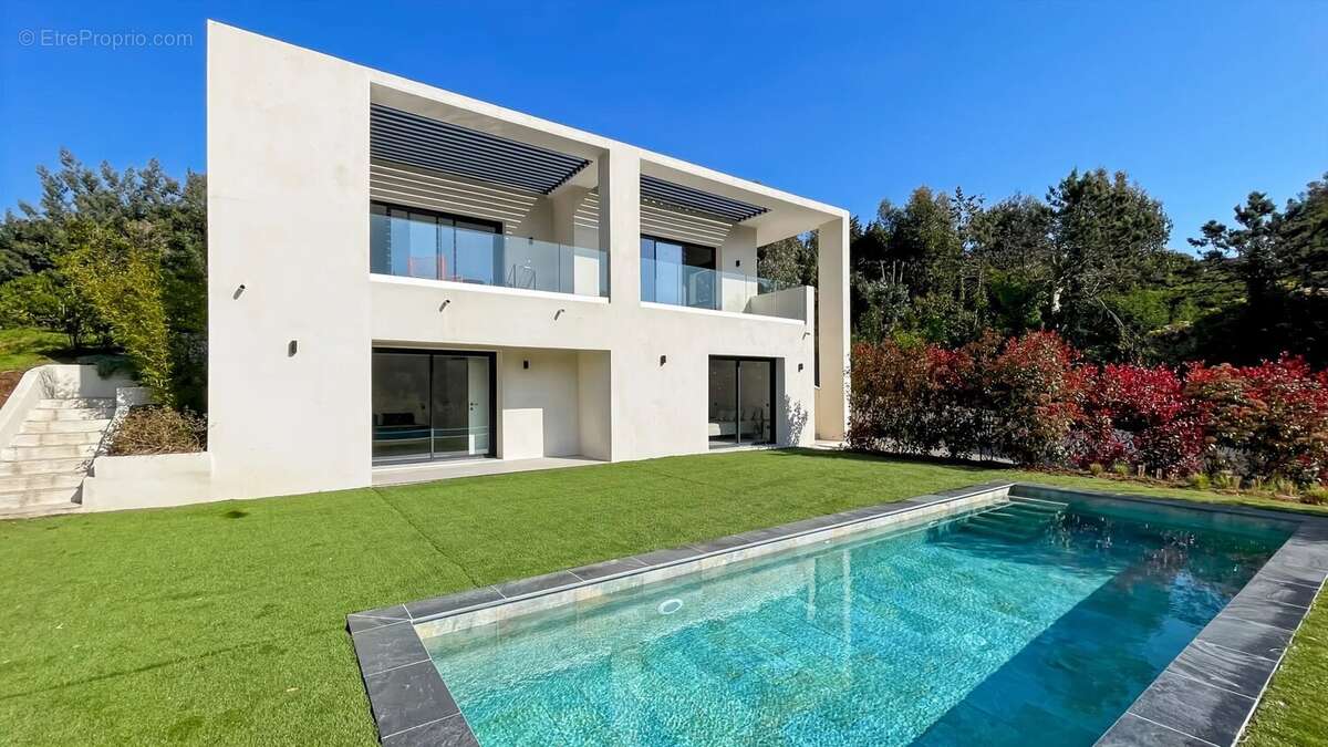 Maison à VALLAURIS