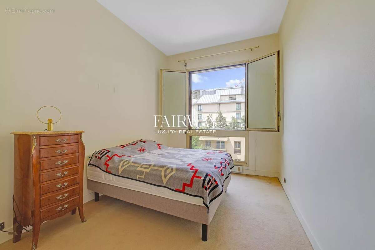 Appartement à PARIS-8E