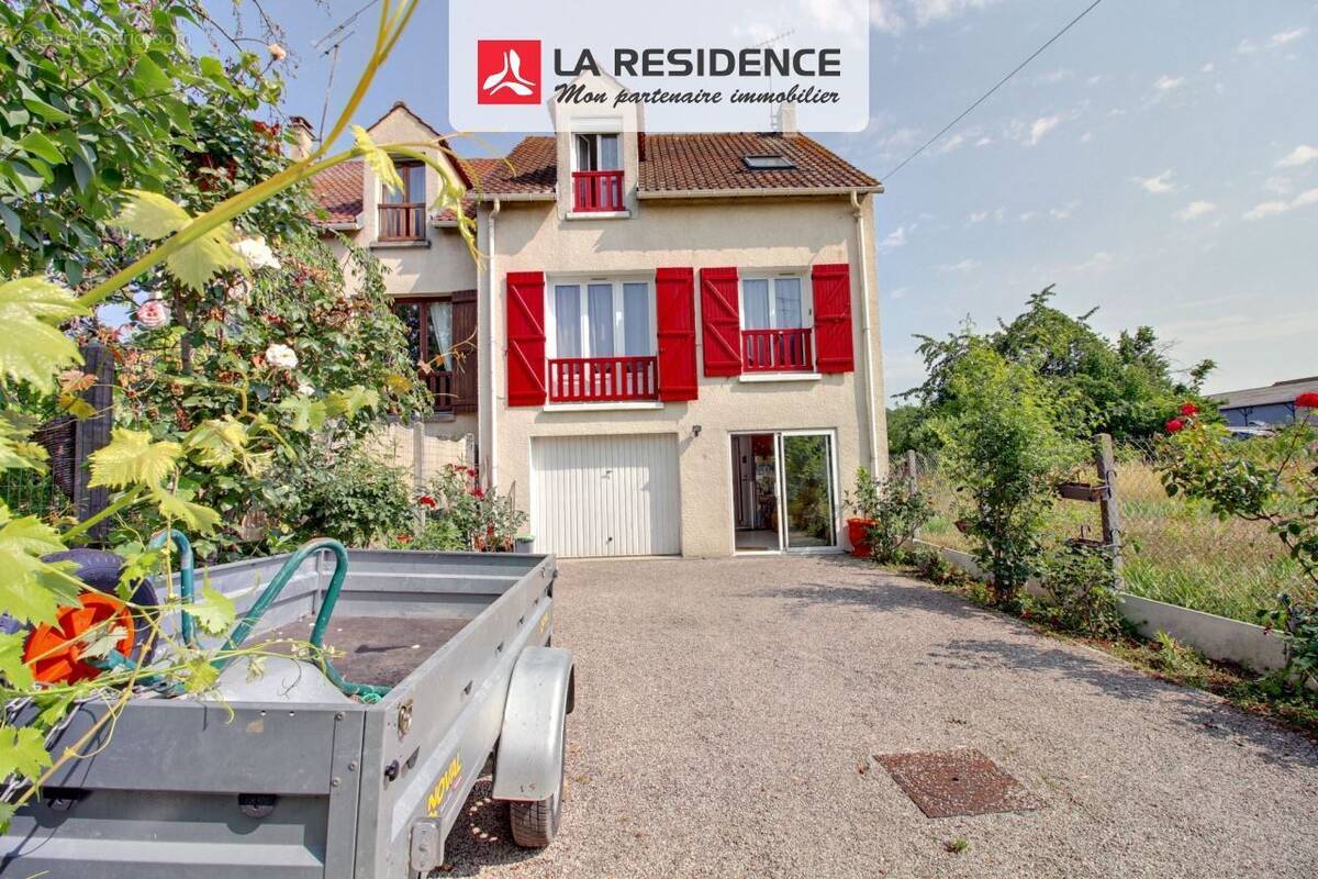 Maison à LES MUREAUX