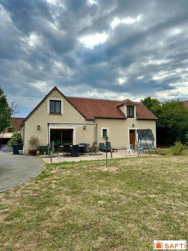 Photo 1 - Maison à COULANGES-LES-NEVERS
