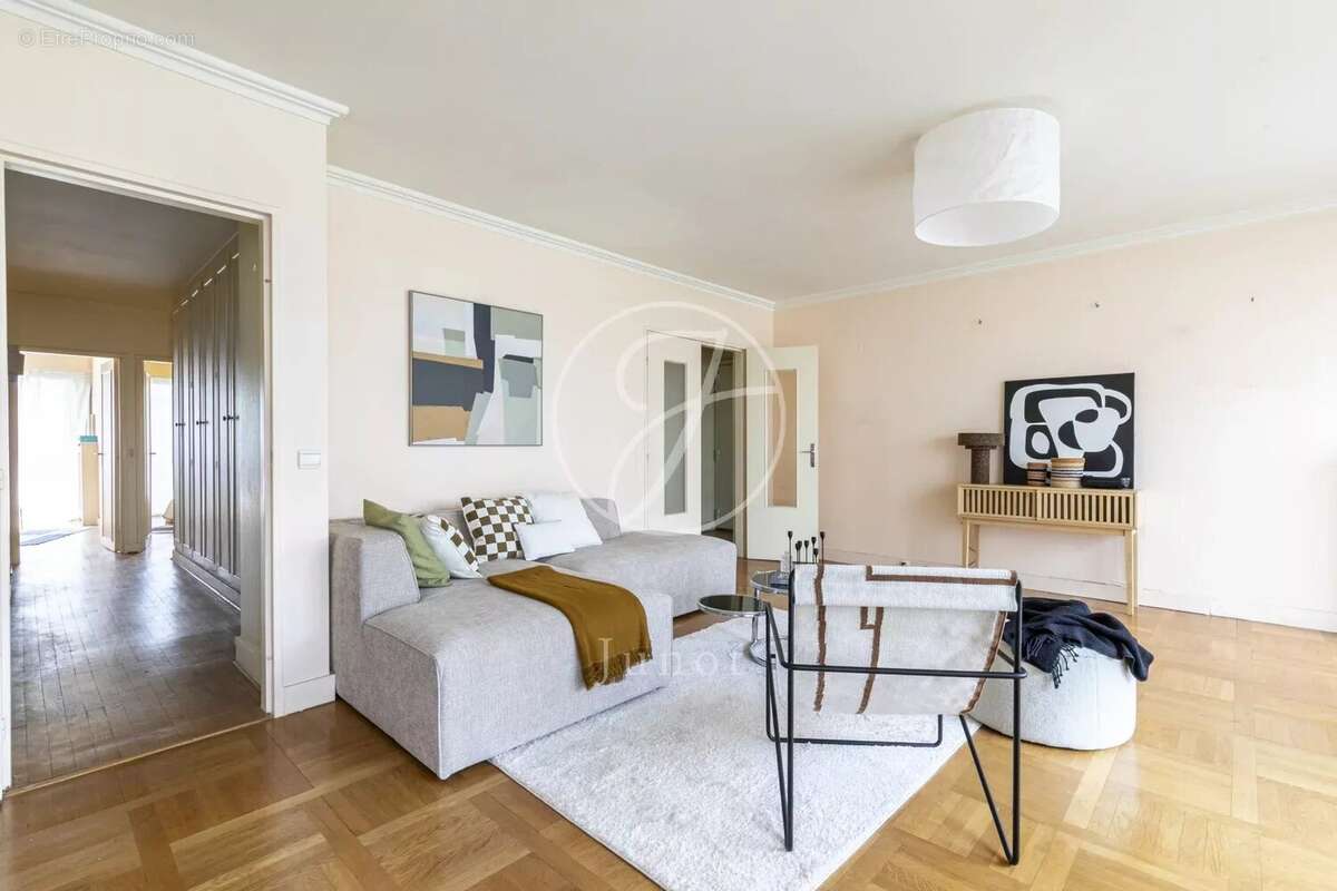 Appartement à PARIS-15E