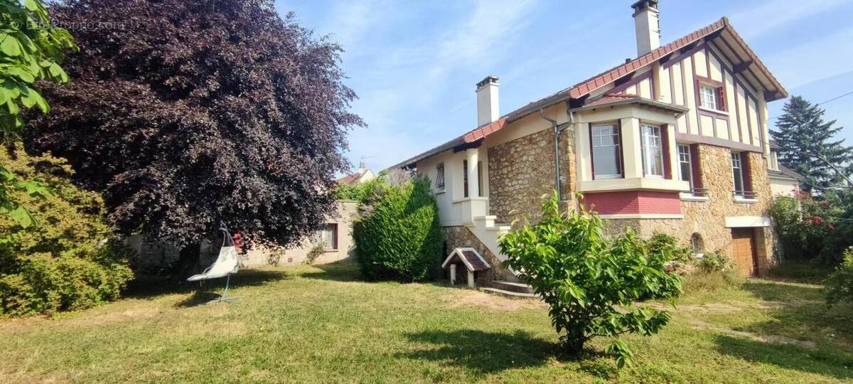 Maison à VILLEPREUX