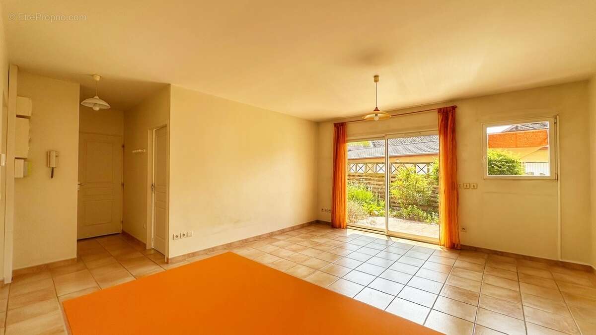 Appartement à LA MURETTE