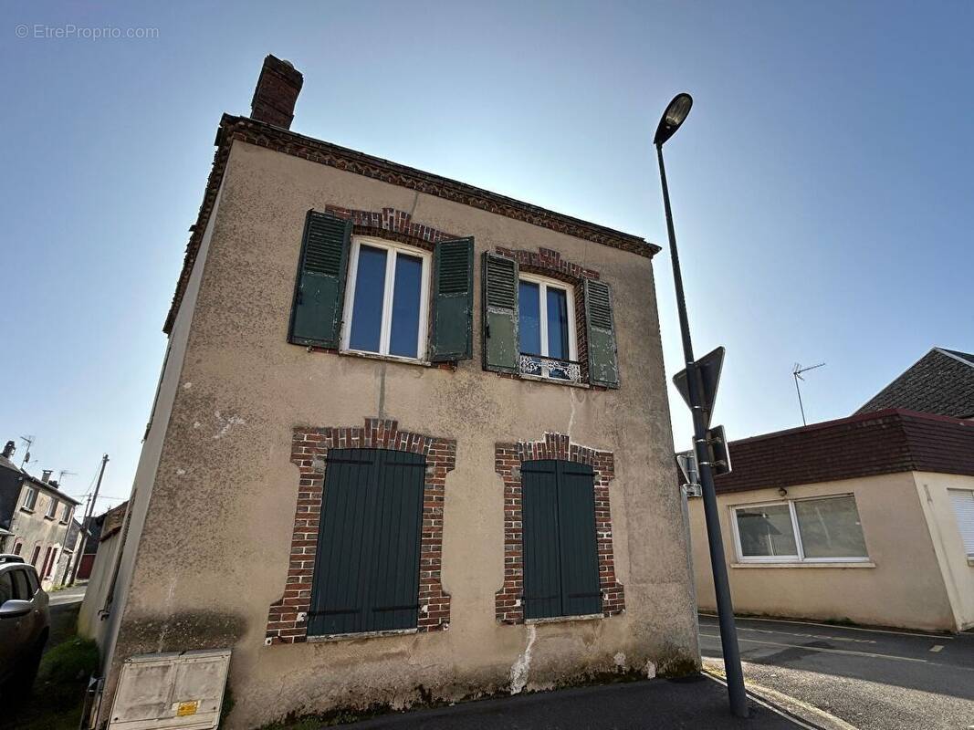 Maison à BOISVILLE-LA-SAINT-PERE