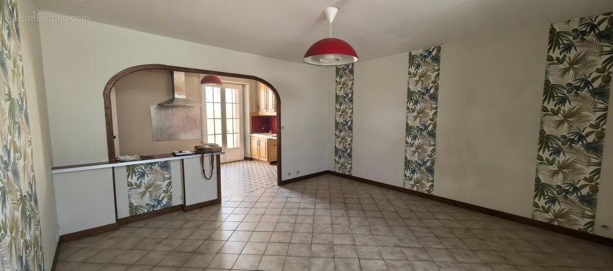 Photo 1 - Maison à SAINT-JEAN-D&#039;ANGELY