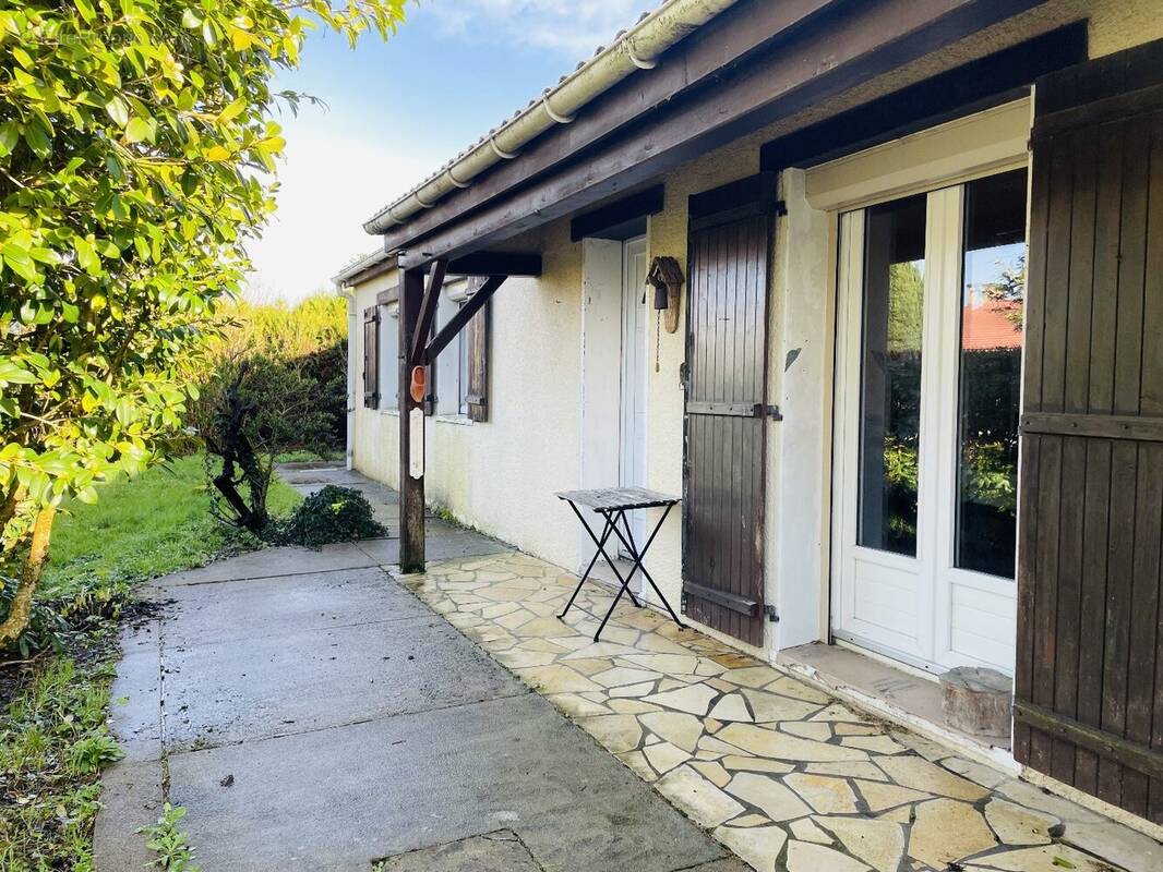 Maison à LE LANDREAU