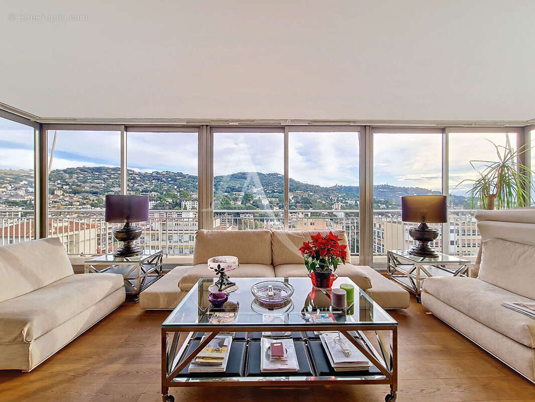 Appartement à LE CANNET