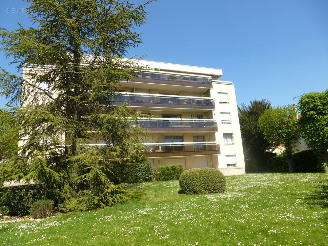 Appartement à LE PERREUX-SUR-MARNE