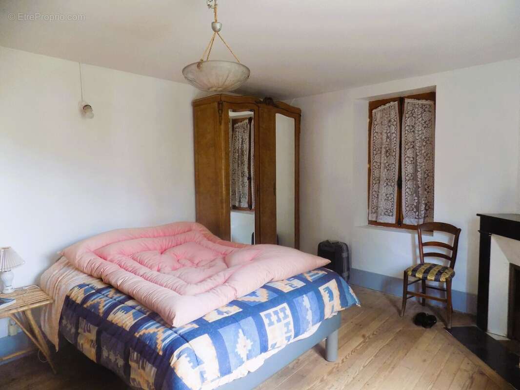 Maison à THEDIRAC