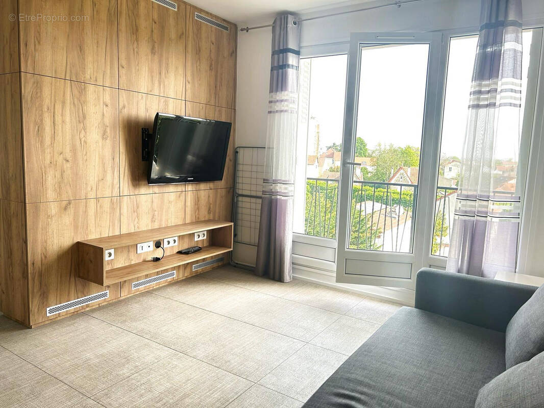 Appartement à SAINT-MAUR-DES-FOSSES