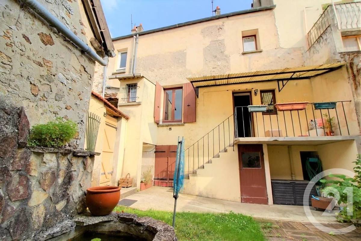 Maison à ROMENY-SUR-MARNE