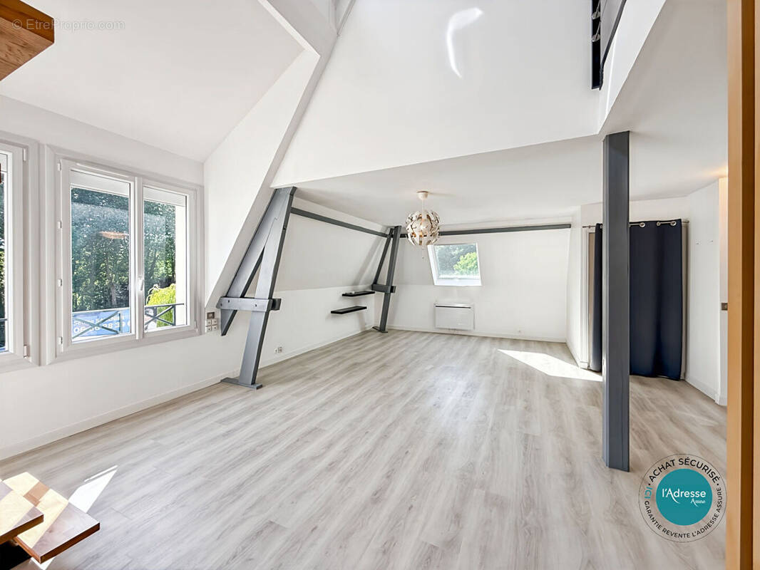 Appartement à NOISY-SUR-ECOLE