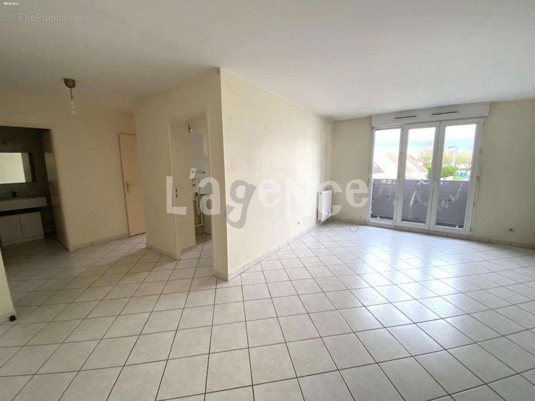 Appartement à CLAYE-SOUILLY