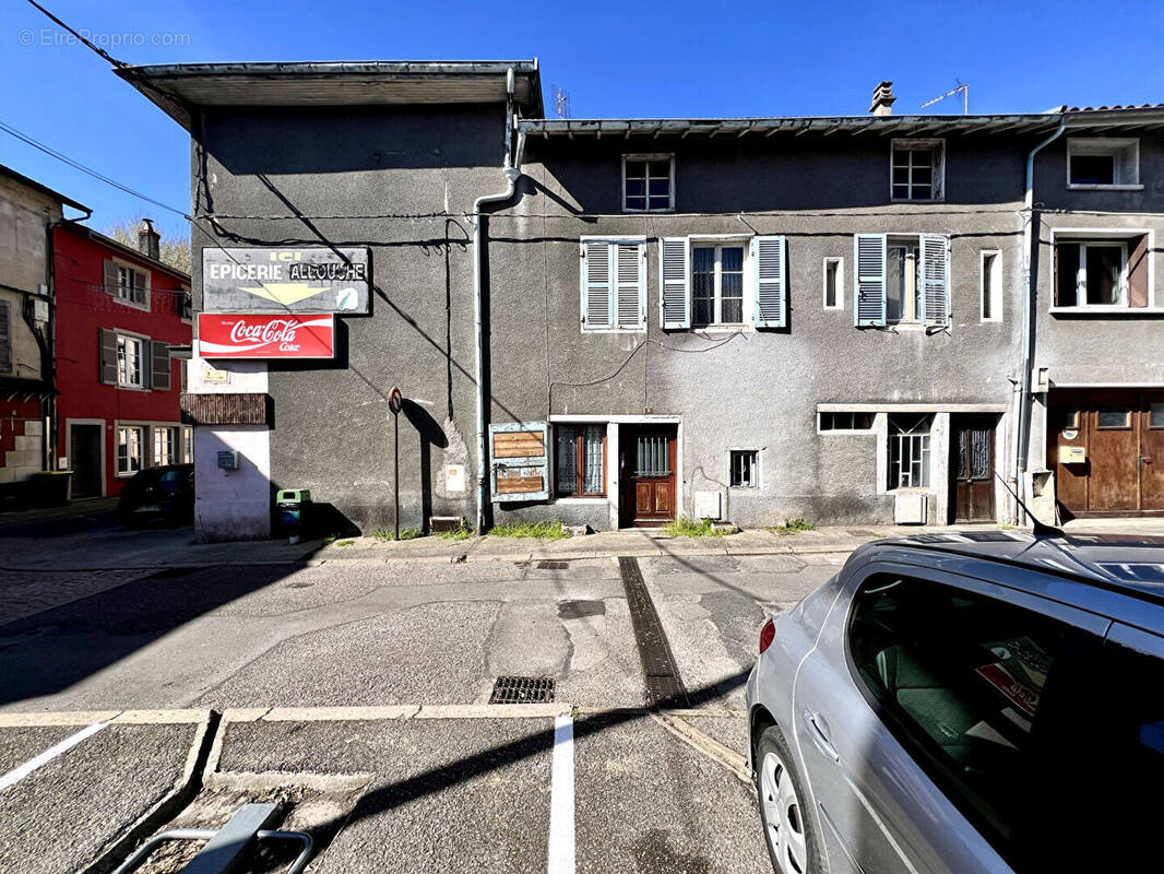 Maison à MONTLUEL