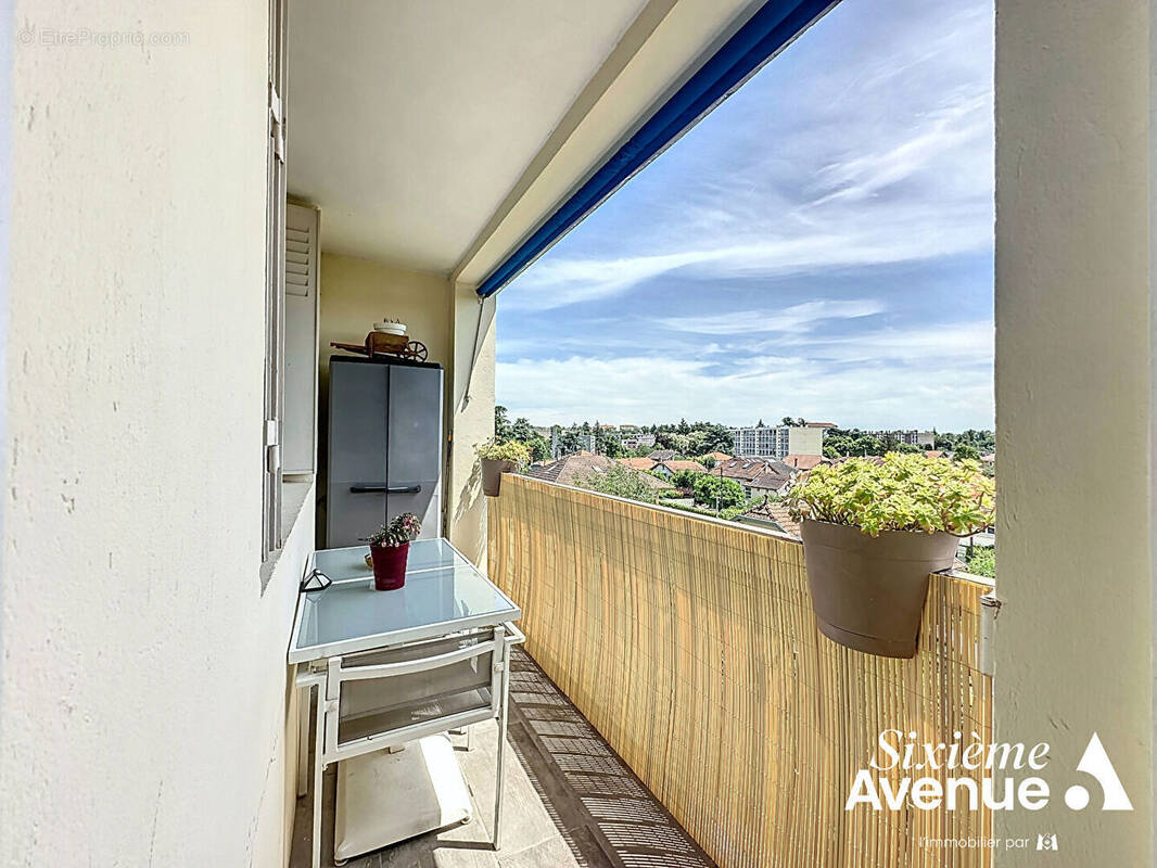 Appartement à BRON