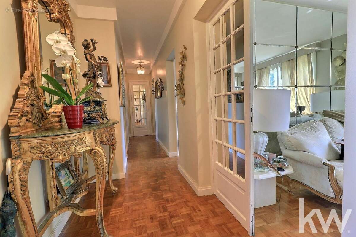 Appartement à LA CELLE-SAINT-CLOUD