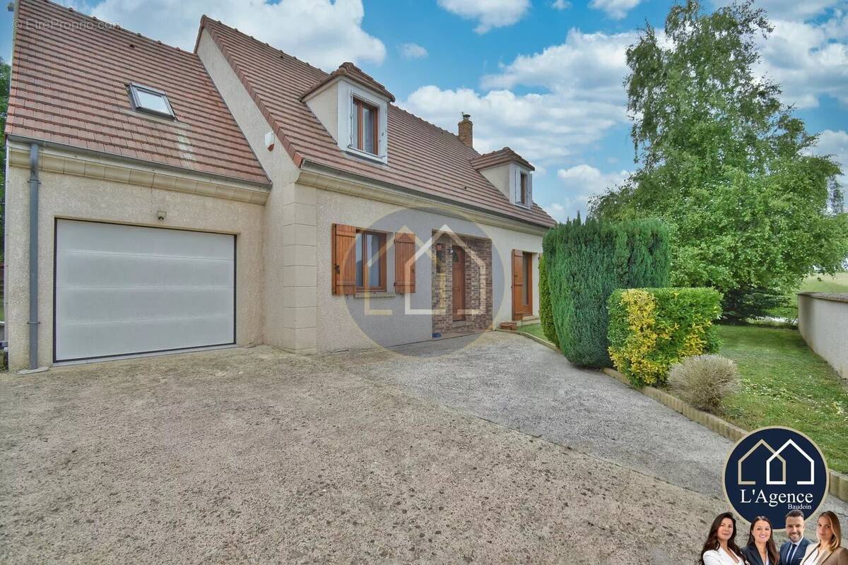 Maison à EPERNON